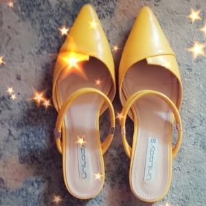 Ladies Stylish Flat Mule